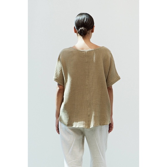 Short Sleeve Cotton Gauze Blouse in Dried Thyme - Picture 5 of 6